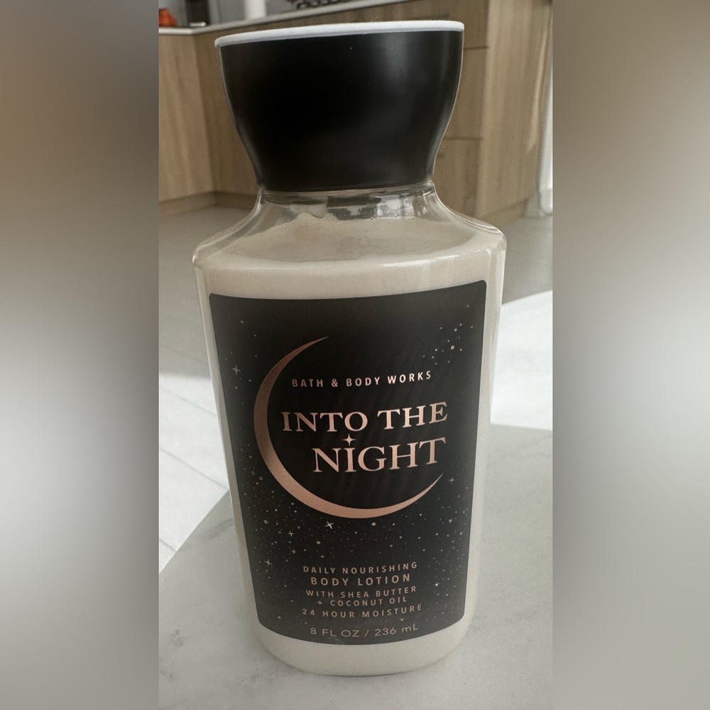 Bath & Body Works Into The Night Body Lotion One Size New
